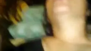 ریزه اندام کلاغ سیاه, انجلینا می دهد تحریک ضربه فیلم های پورنو کار فیلم کوتاه سکسی خشن به دوستان او