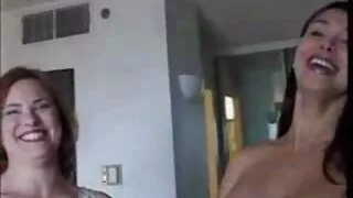 ویکتوریا رز فیلم کوتاه سکسی رایگان می شود دو صورت, سه نفری