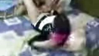 زرق و برق دار و فیلم سکسی کوتاه مدت مو بور سبزه با دختران شیرین بازی می کند با اسباب بازی های جنسی برای